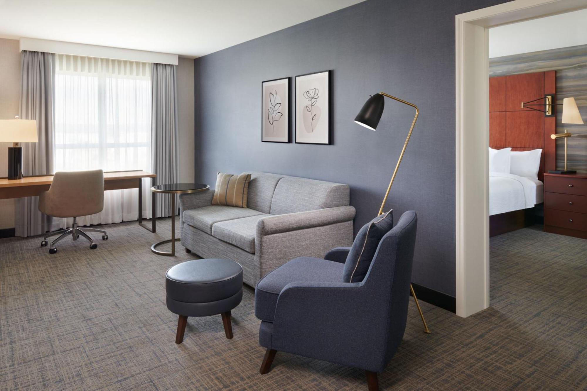 Residence Inn By Marriott Calgary Airport Экстерьер фото
