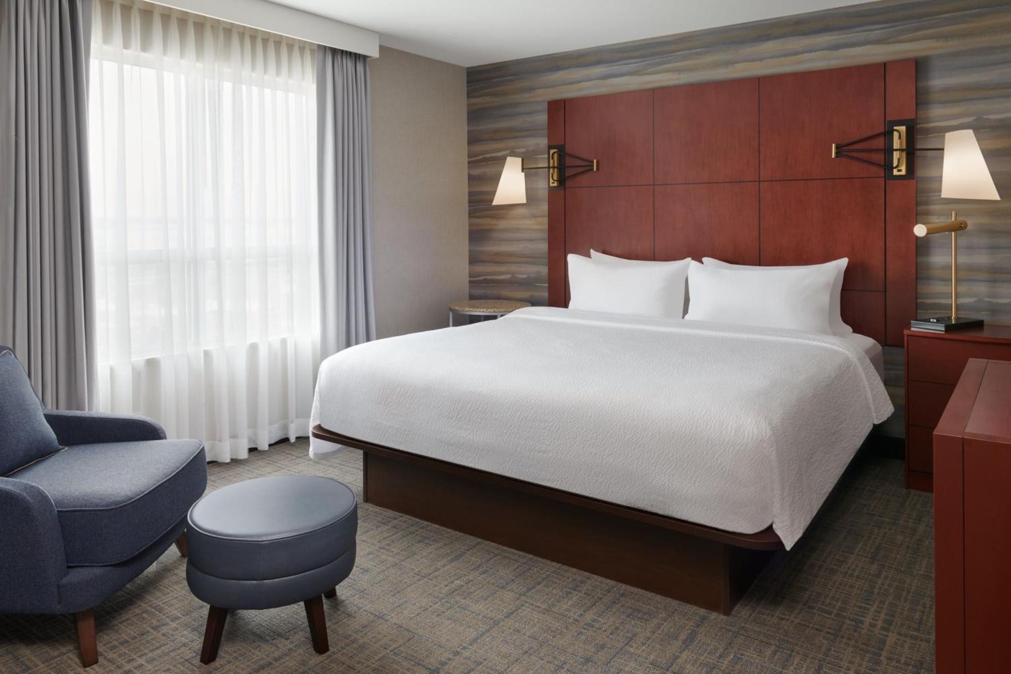 Residence Inn By Marriott Calgary Airport Экстерьер фото