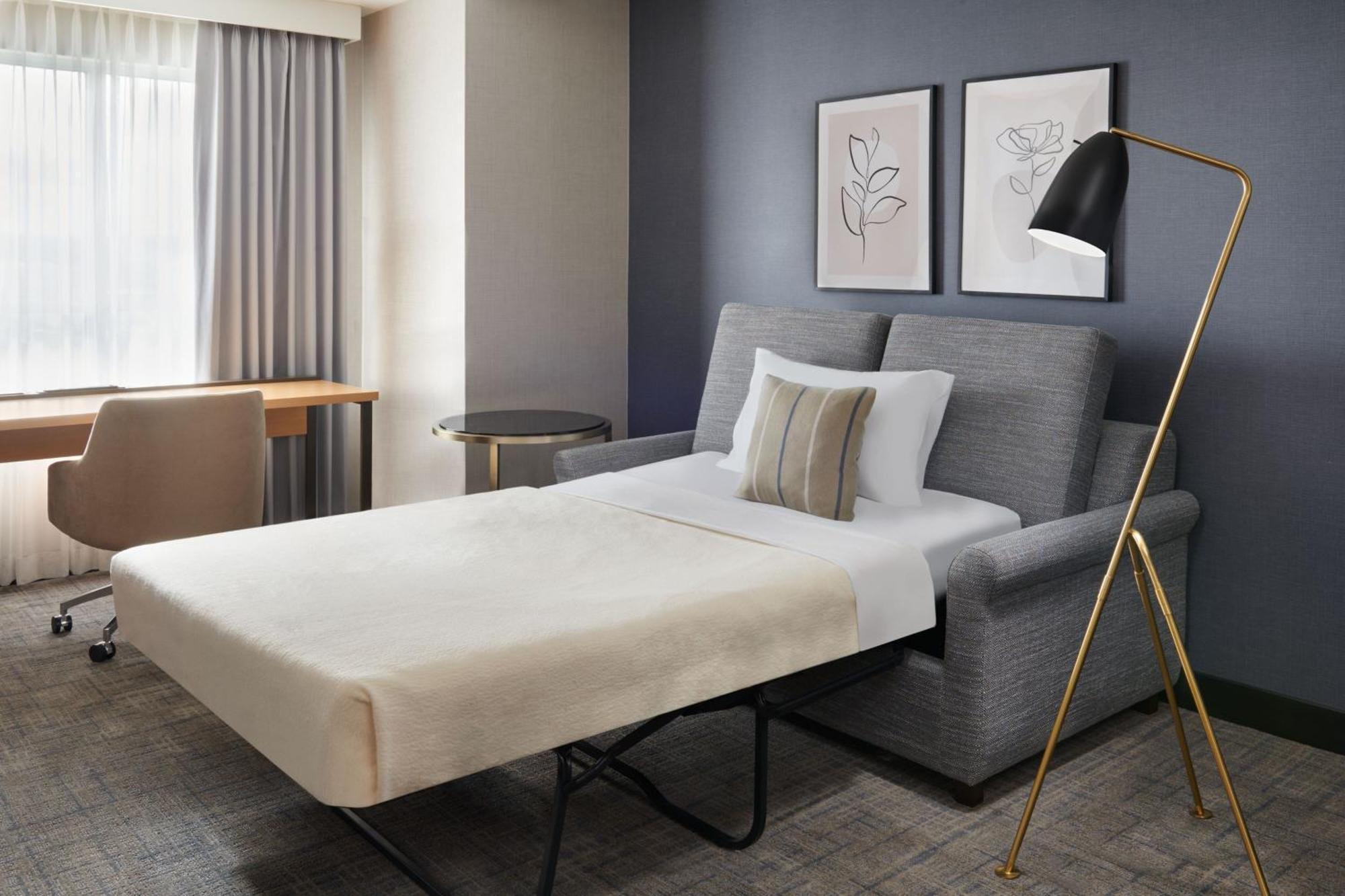 Residence Inn By Marriott Calgary Airport Экстерьер фото