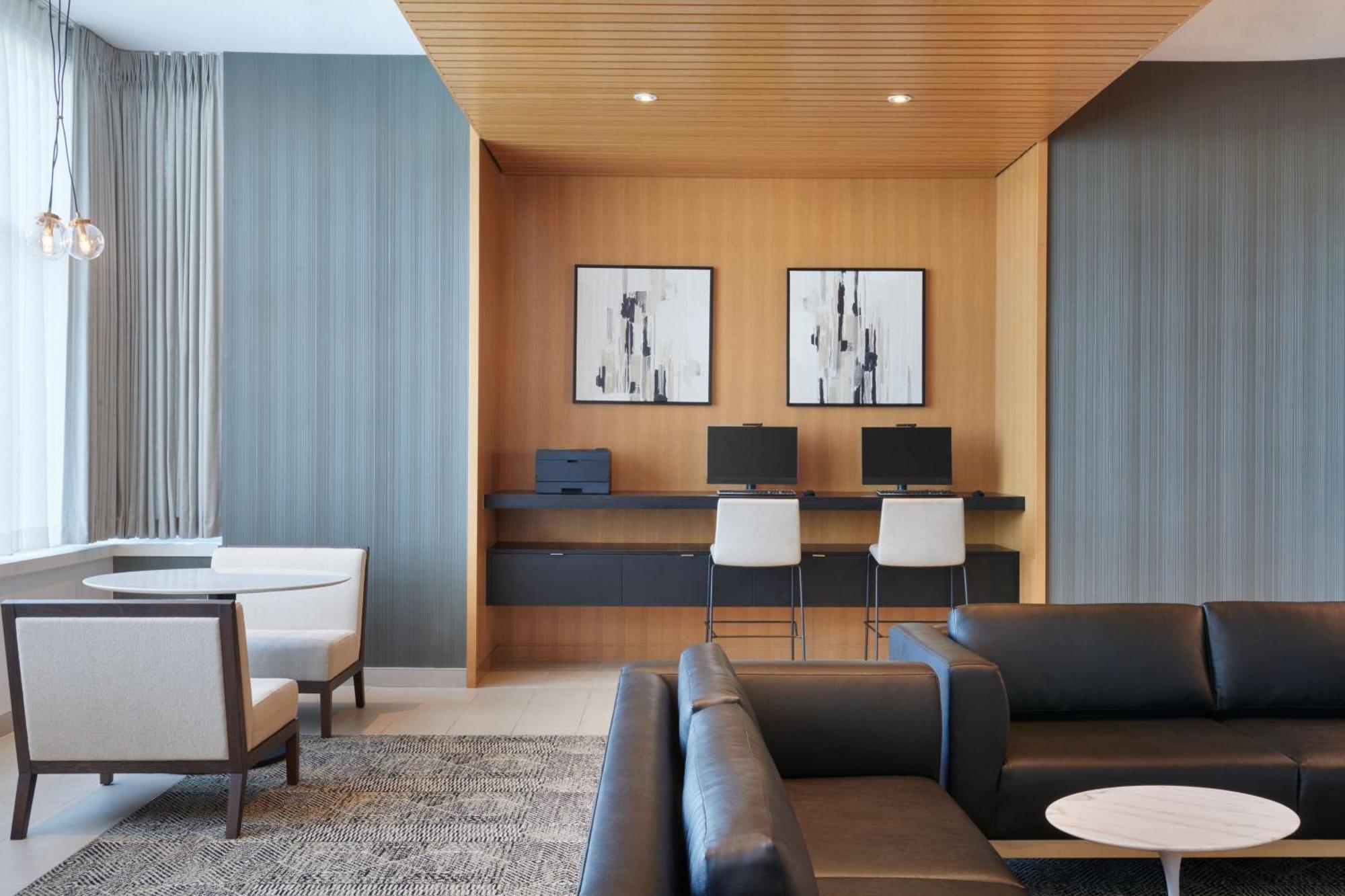 Residence Inn By Marriott Calgary Airport Экстерьер фото