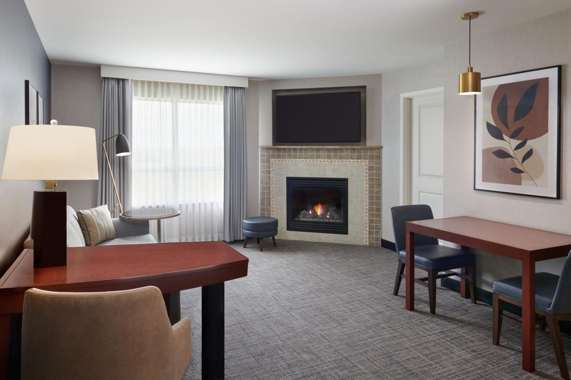 Residence Inn By Marriott Calgary Airport Экстерьер фото