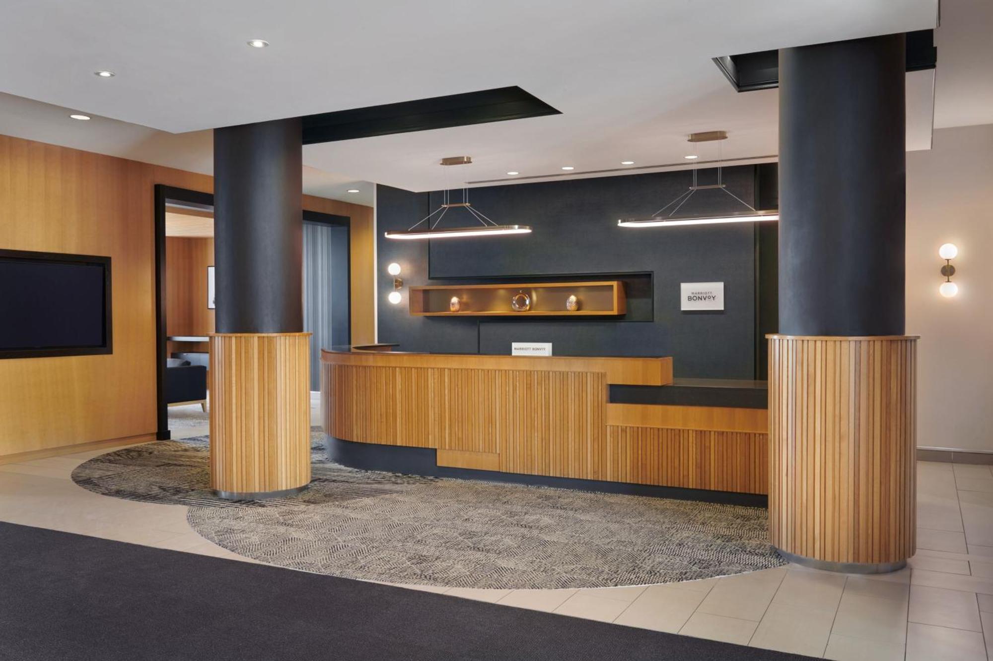 Residence Inn By Marriott Calgary Airport Экстерьер фото