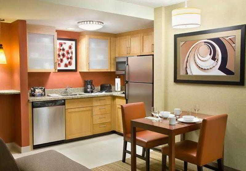 Residence Inn By Marriott Calgary Airport Экстерьер фото